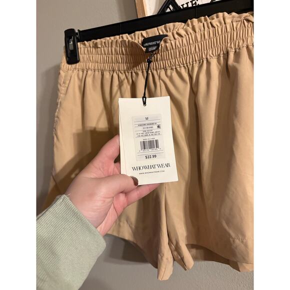 Who What Wear Boundless Trek Active Short in a tan or beige color size med NWT - Picture 2 of 3